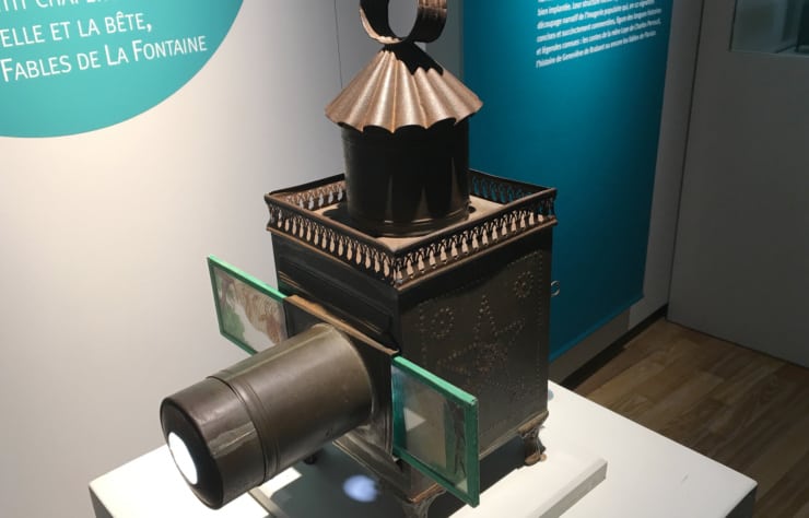 Lanterne jouet Lapierre en accès libre. Exposition "Lumineuses projections !" au Musée de l'éducation de Rouen MUNAÉ 2016